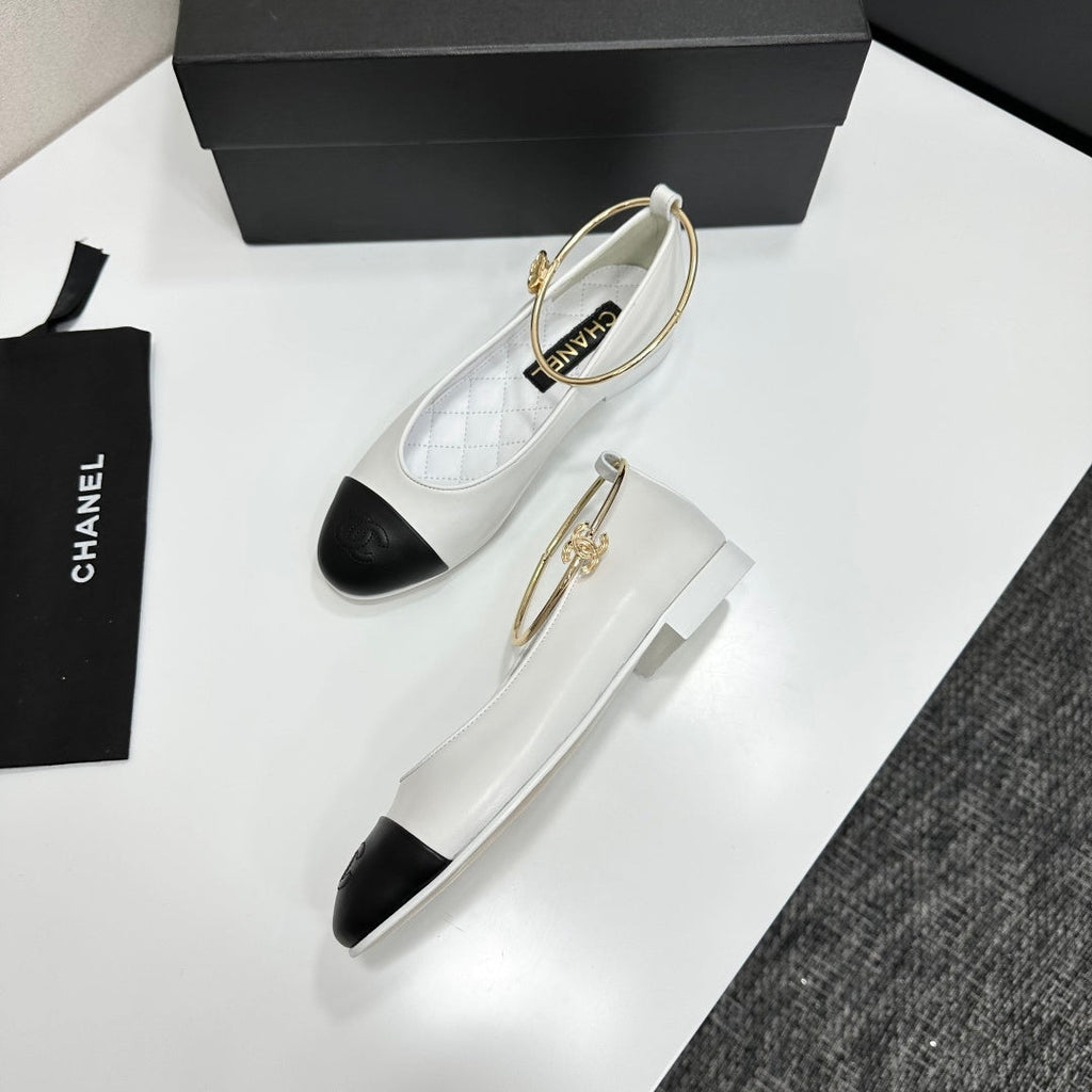 CC 26s Ballet Flats Ivory Black Sheepskin 626305