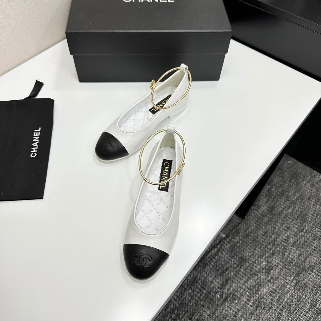 CC 26s Ballet Flats Ivory Black Sheepskin 626305