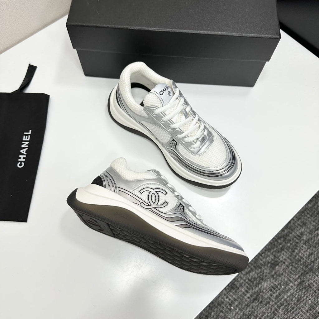 CC 26s Casual Sneakers White Gray Fabric Cowhide 626380