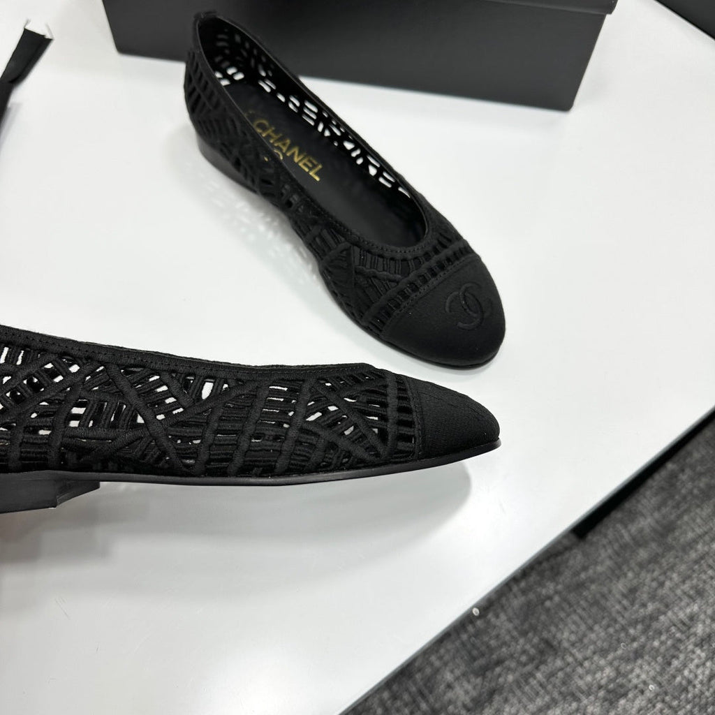 CC 26s Ballet Flats Black Canvas Leather 626301