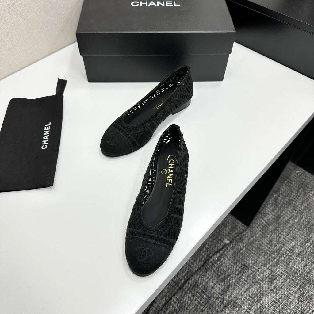 CC 26s Ballet Flats Black Canvas Leather 626301