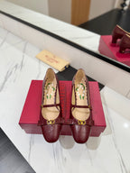 VT 25 Vlogo Signature Red Pumps Cowhide