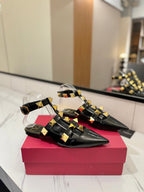 VT Rockstud Sandals Flat Black Gold Cowhide