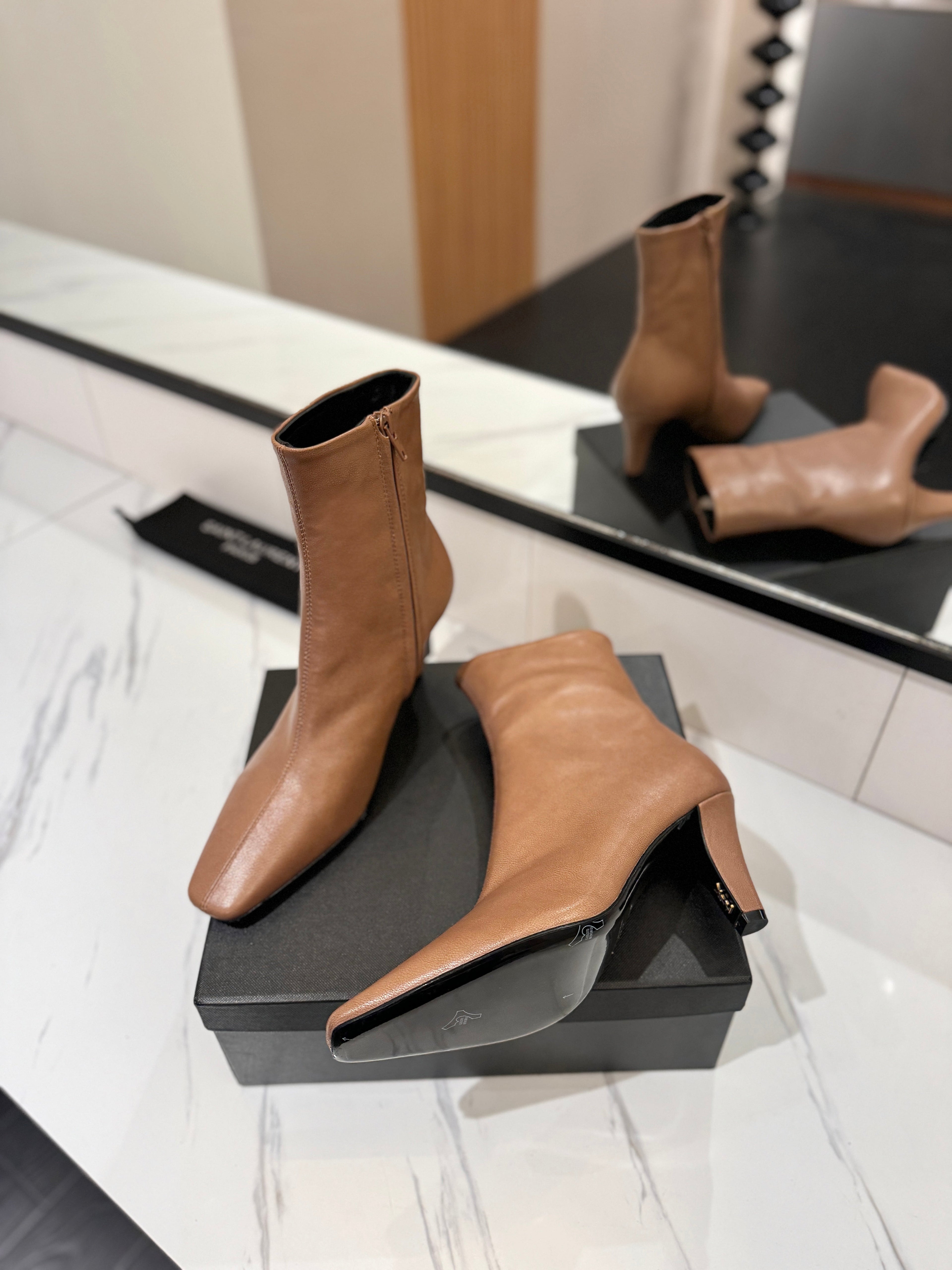 YSL 25  High-heeled Boot Light Brown Cowhide 520774