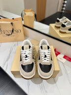 VT 25S  Casual Sneakers Light Gray Black Suede Cowhide  560751