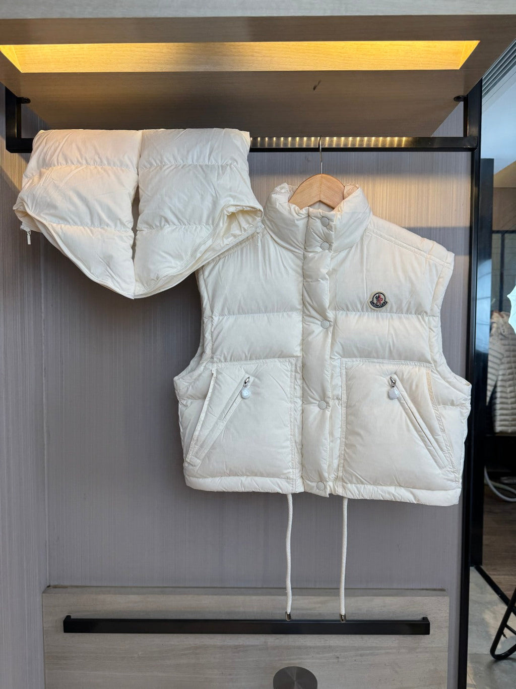Moncler 25 Down Jacket With Detachable Sleeves  285711