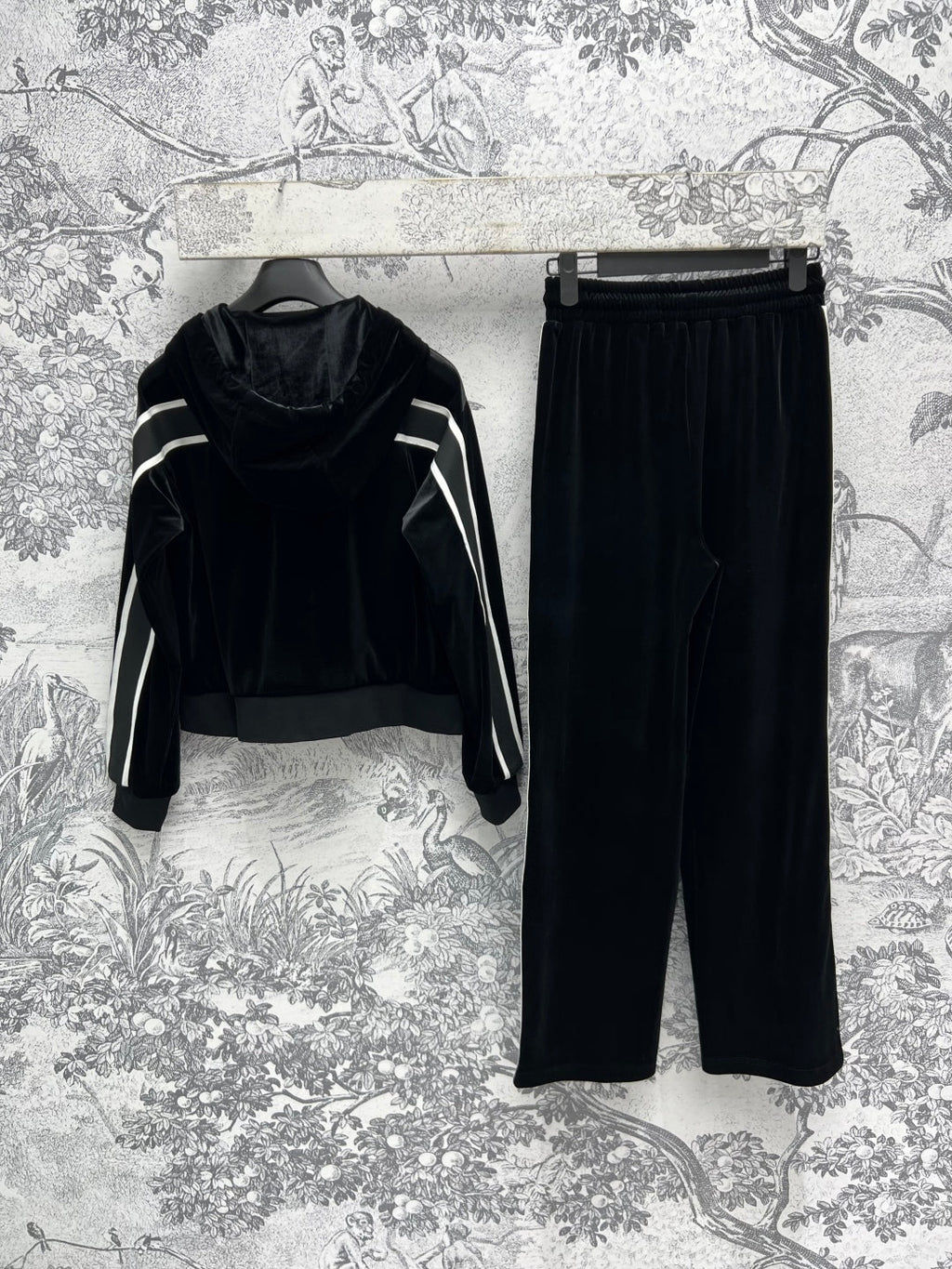 CD 25 Contrast Ribbon Suit Black velvet
