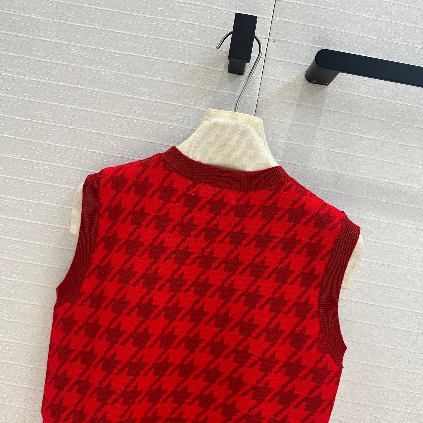 CD 25 Knitted Vest Top Red Wool Cashmere