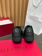 VT 25S  Casual Sneakers Black Cowhide 563092
