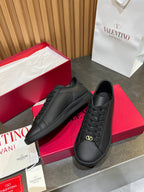 VT 25S  Casual Sneakers Black Cowhide 563092