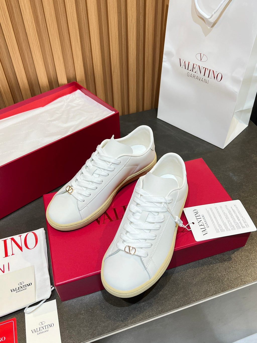 VT 25S  Casual Sneakers White Cowhide 563095