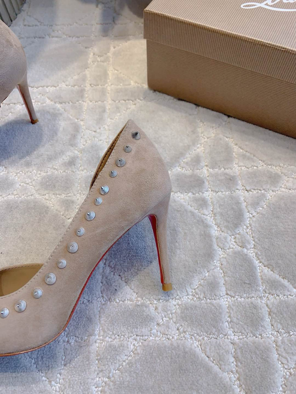 CL  Irishell 85 Studded d'Orsay Pumps Cream Suede 177131