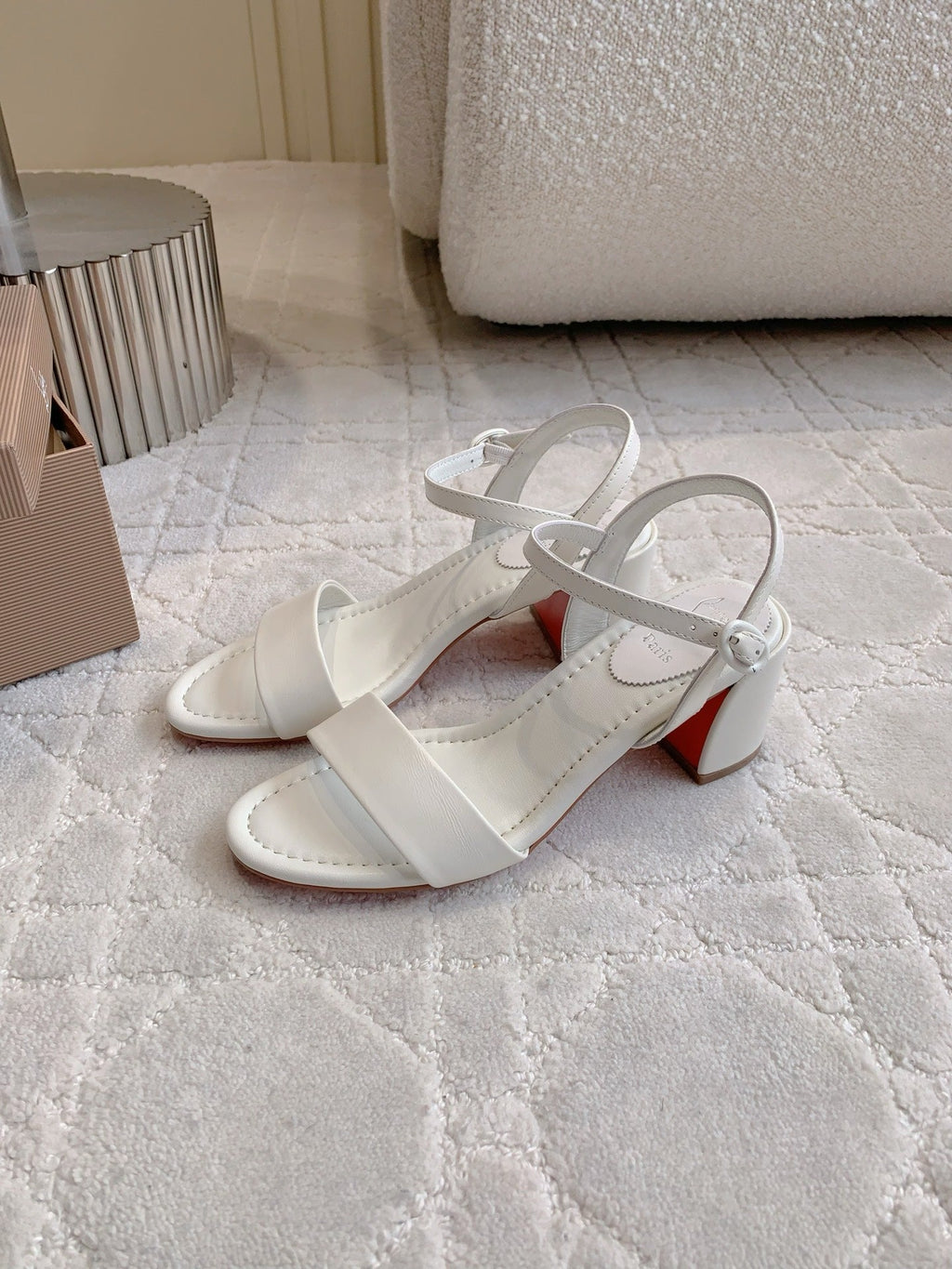 CL Simple Sandals White Sheepskin 328457