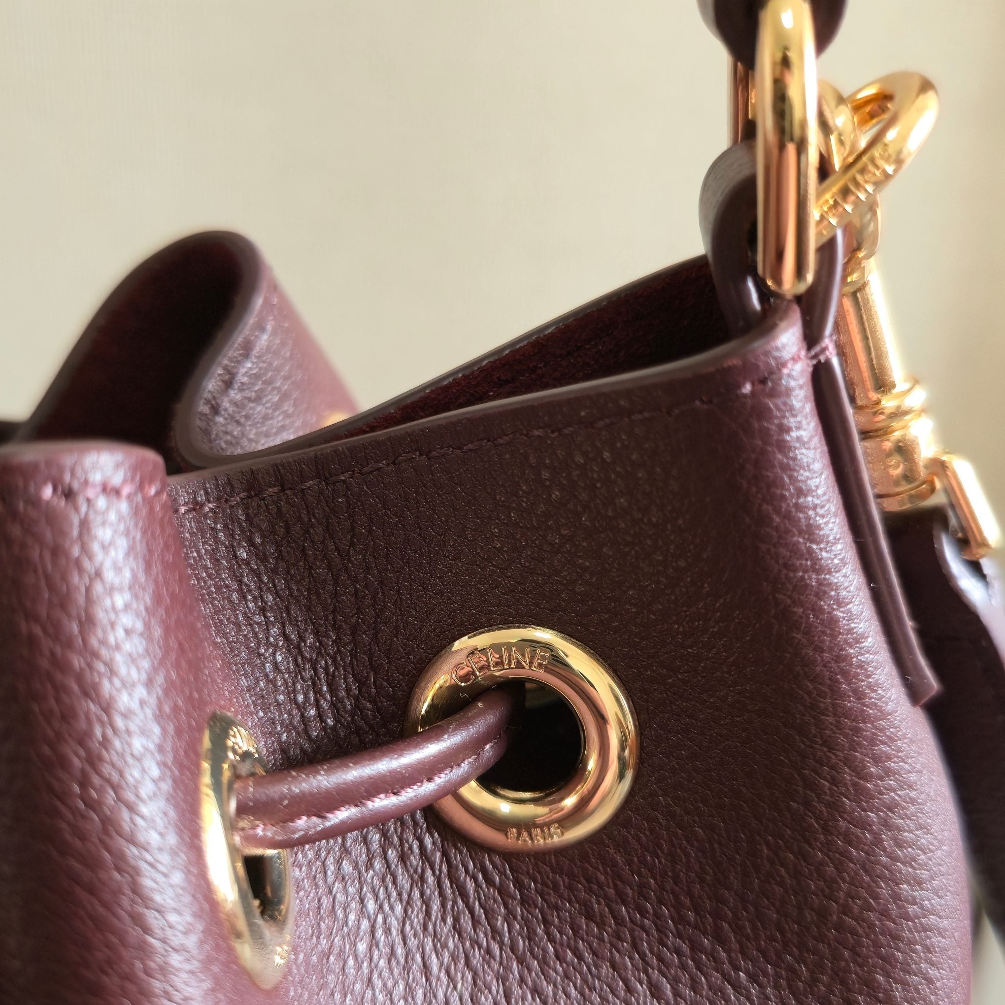 Celine 2025 Teen Clara Bucket Bag 19cm Burgundy Calfskin 276319