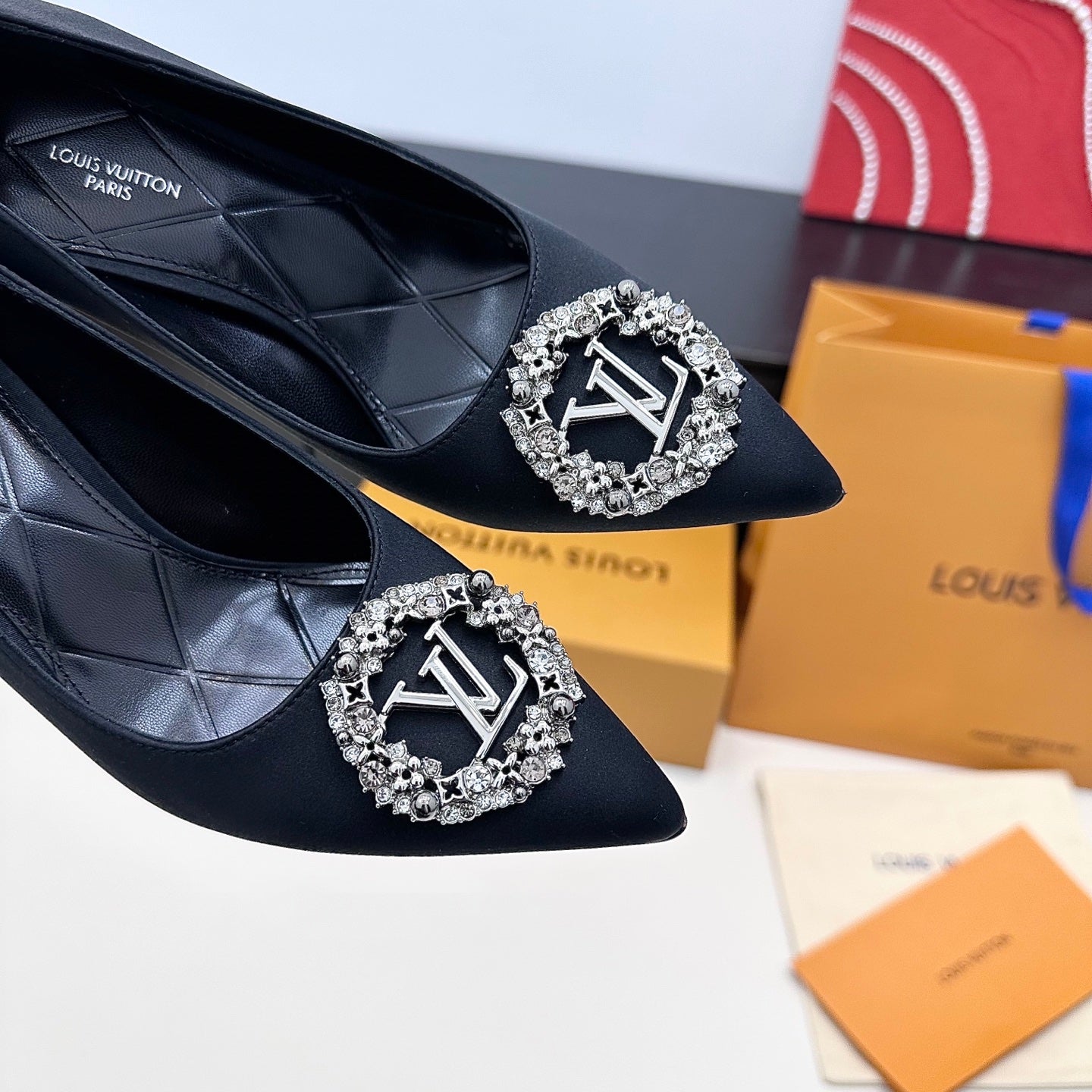 LV 26s  Pointed-Toe High Heels 95 Black Premium Satin 622452