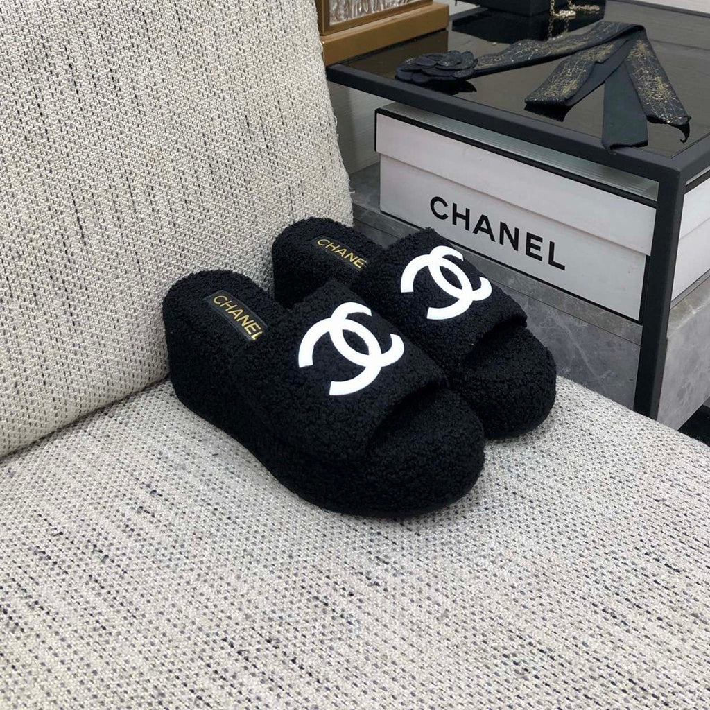 CC Wedge Sandal Black Wool