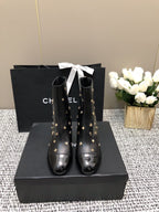 SHORT BOOTS BLACK LAMBSKIN ATTACH METAL