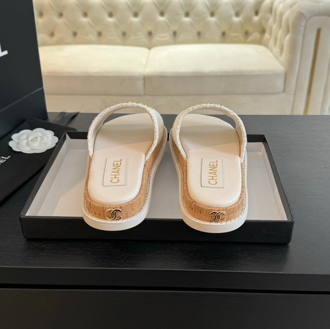CC 25C Slippers White Fabric 213105