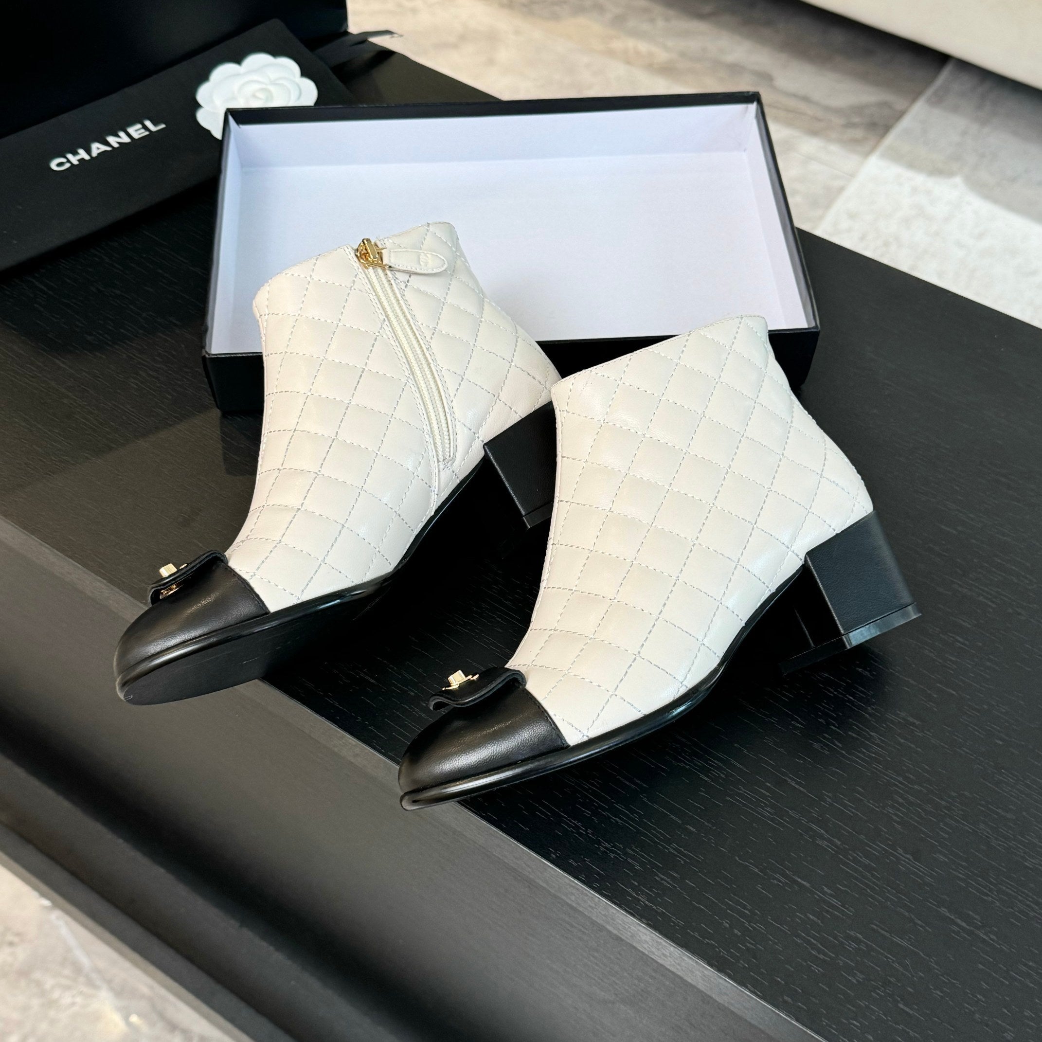 CC Ankle Boots 50mm White Black Quilted Lambskin