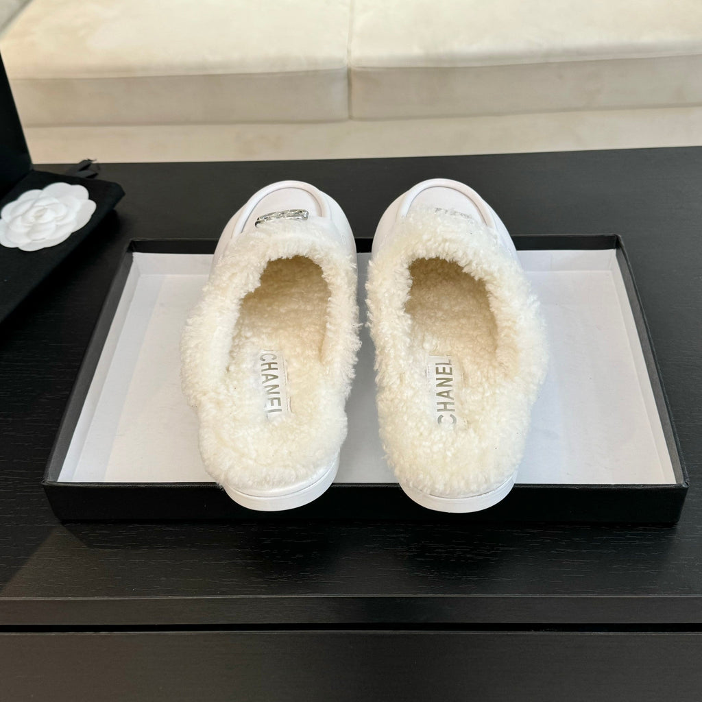 CC Mule White Calfskin Lamb Wool