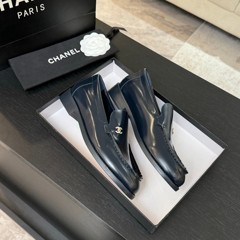 CC 25C Moccasins Dark Blue Patent Leather