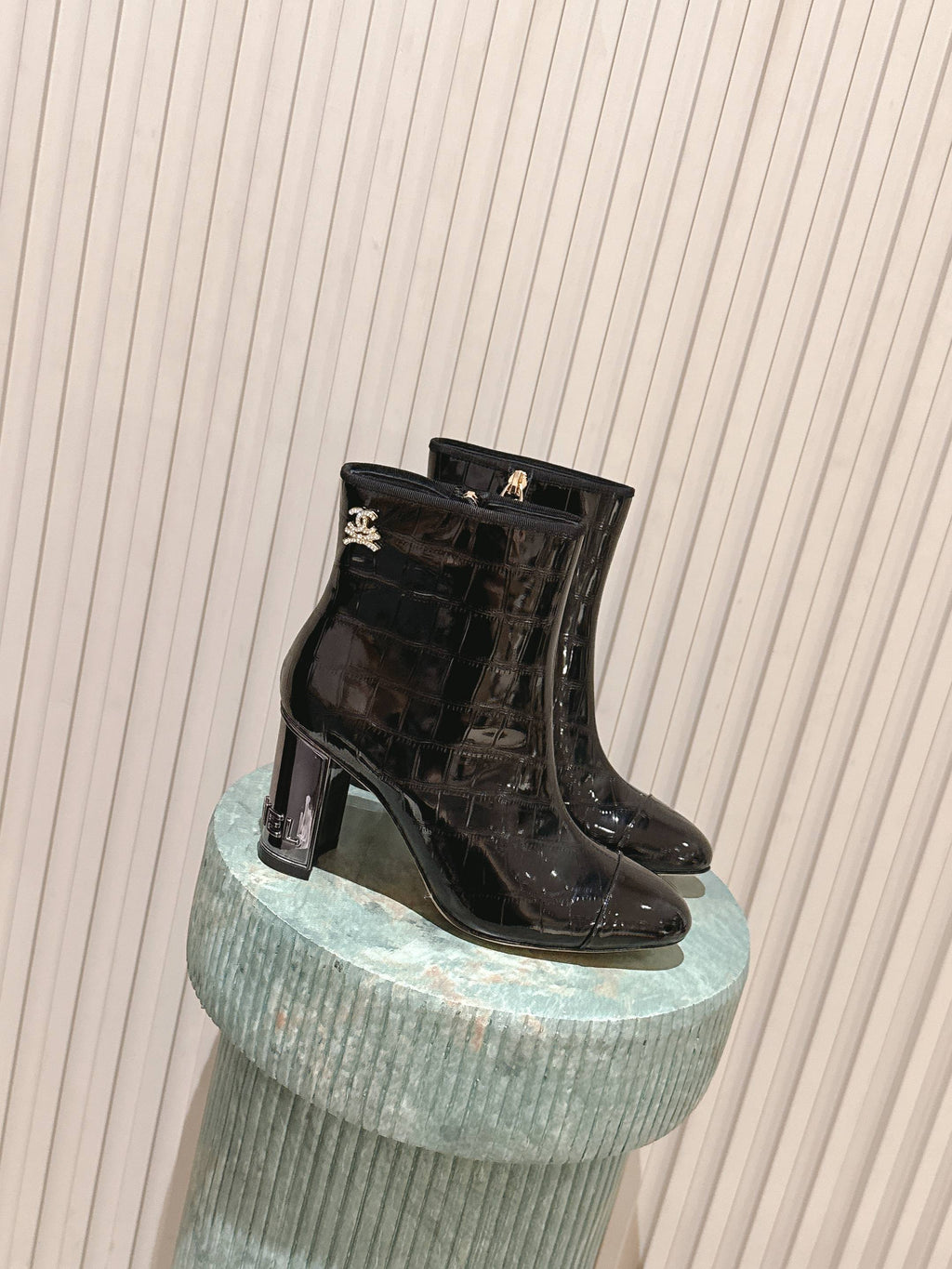 CC high-heeled ankle boots black patent calfskin 532831