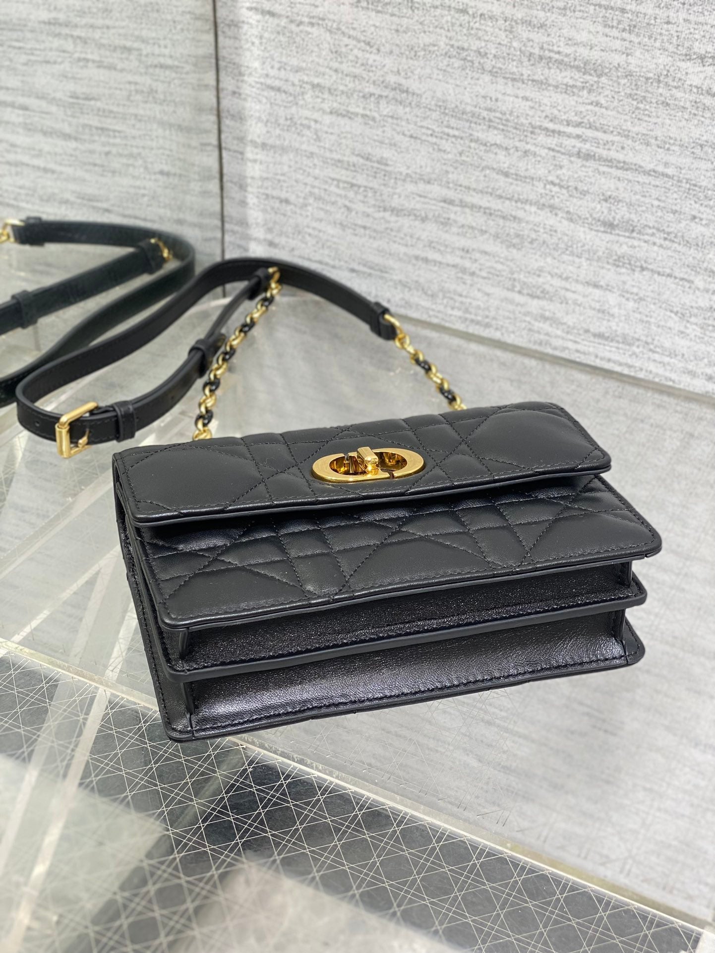 CD Miss Caro 17 Bag Black Calfskin 226490
