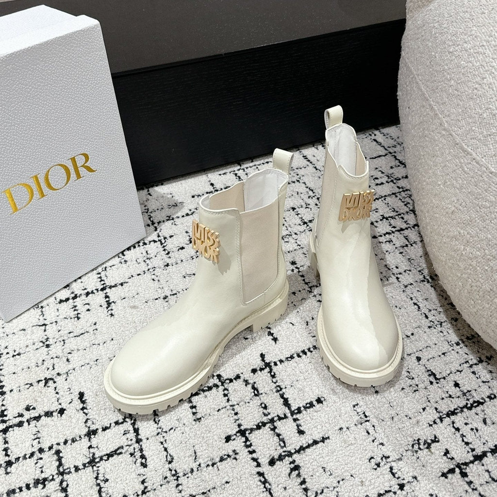 CD Miss Dior Chelsea Boots In White Calfskin  103728