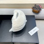 BASEBALL CAP IN WHITE SHEARLING 422434
