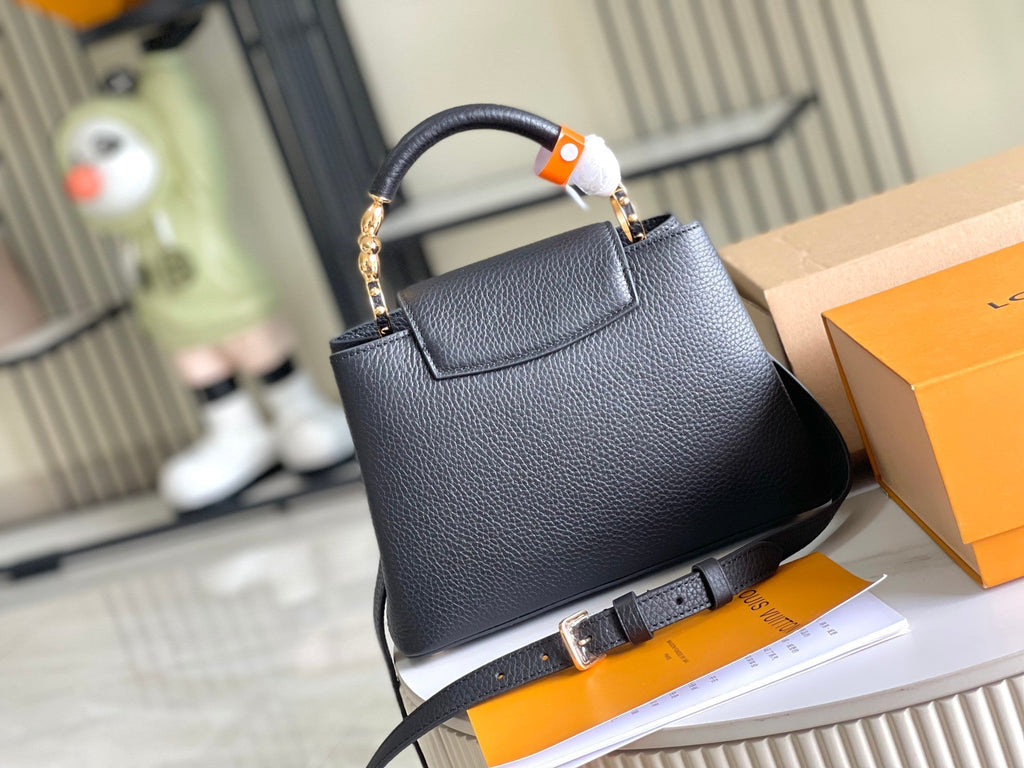 CAPUCINES BB 27 BLACK TAURILLON GOLD HARDWARE