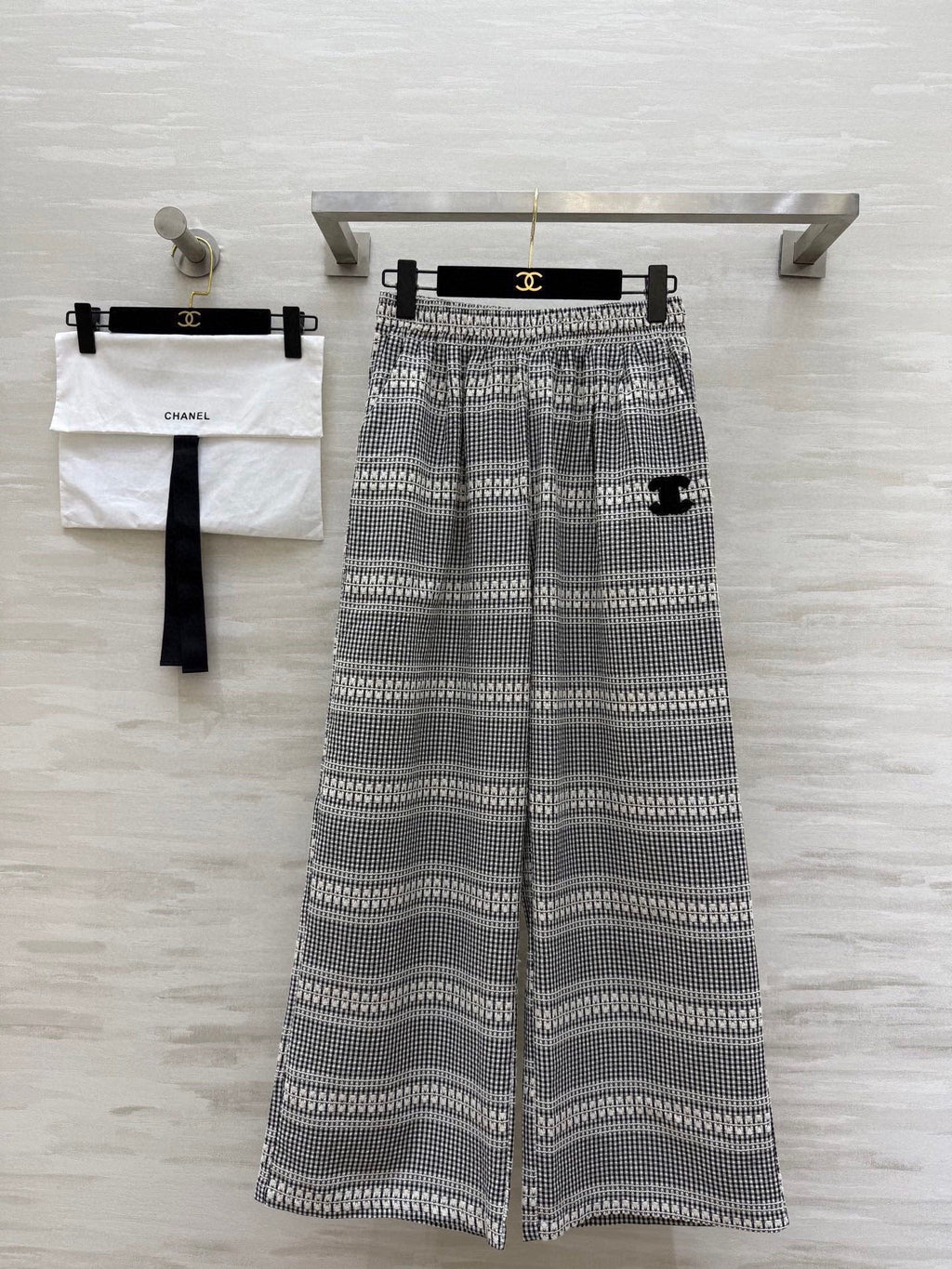 Chanel 2026 Wide-leg Trousers Black White Cotton 352259