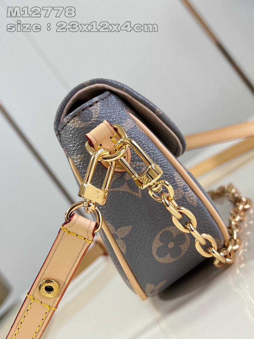 LV Woc Ivy 23.5 Gray Monogram Coasted Canvas