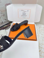 HM 26ss Oran Sandals 50 Black Sheepskin Rhinestone 625234