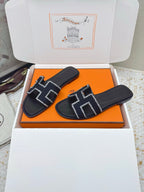 HM 26ss Oran Sandals Black Navy Blue Sheepskin Rhinestone 625233