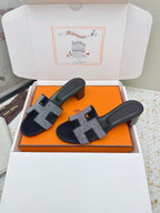 HM 26ss Oran Sandals 50 Black Rhinestone Cowhide 625267