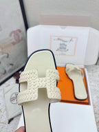 HM 26ss Oran Sandals Cream Suede Sheepskin 625136