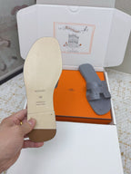 HM 26ss Oran Sandals Cool Grey Ostrich Leather 625098