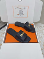 HM 26ss Oasis Sandals Black Sheepskin Gold Buckle 625158