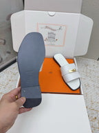 HM 26ss Oasis Sandals White Sheepskin Gold Buckle 625159