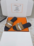 HM 26ss Oasis Sandals Tan Beige Sheepskin Sliver Buckle 625171