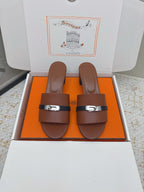 HM 26ss Oasis Sandals 50 Brown Black Sheepskin Sliver Buckle 625173