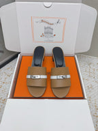 HM 26ss Oasis Sandals 50 Beige Camel Sheepskin Sliver Buckle 625174