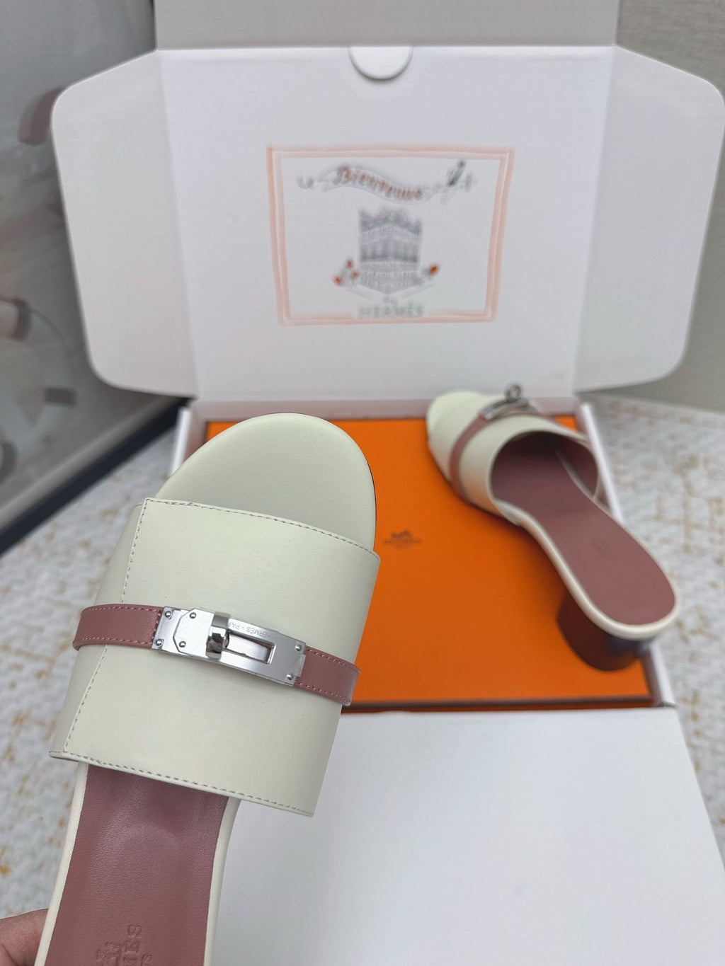 HM 26ss Oasis Sandals 50 Cream Dusty Pink Sheepskin Sliver Buckle 625175