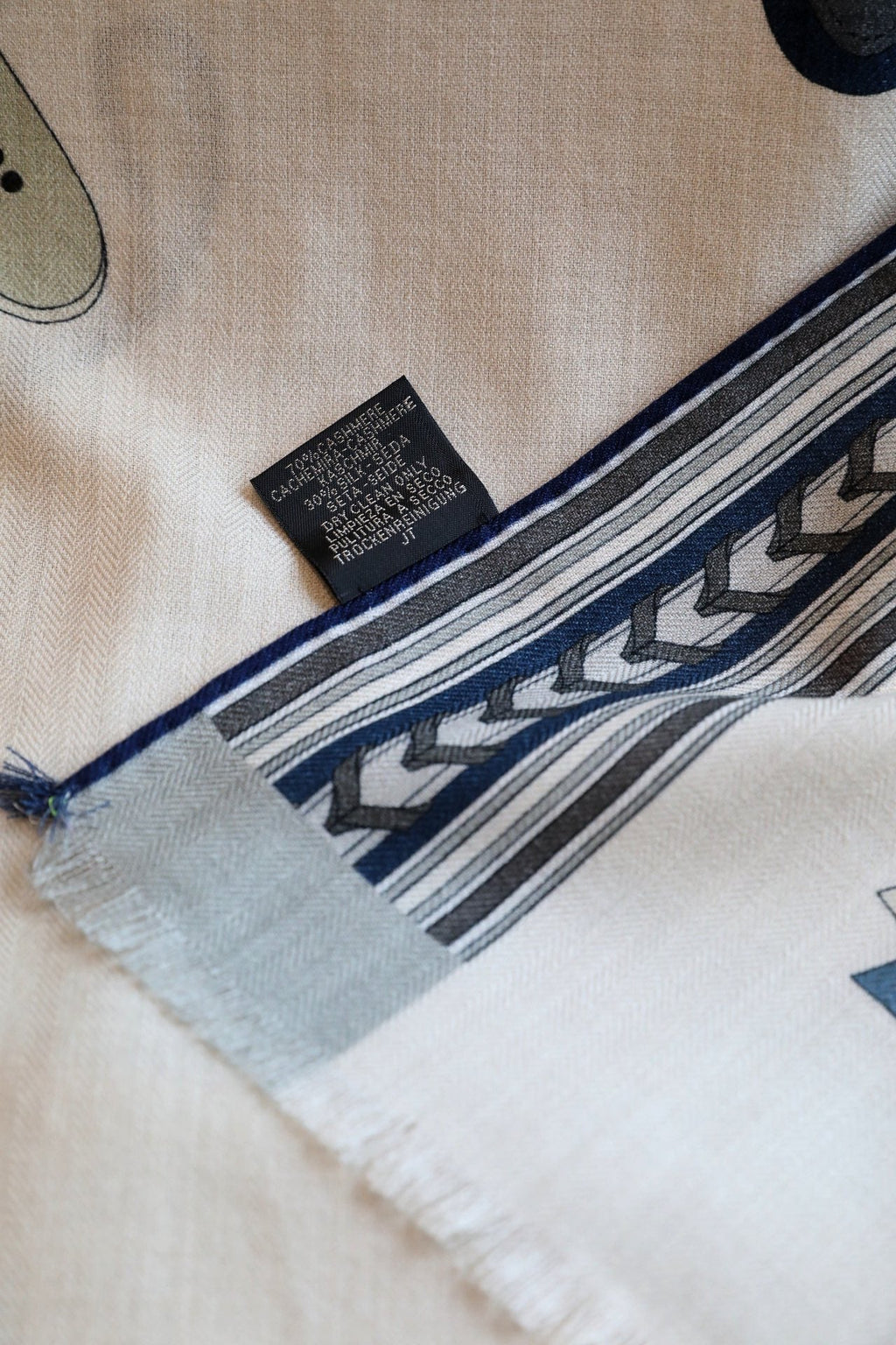 Et Gris Gris Rectangle Scarf 180 CM In White Colorful Cashmere and Mulberry Silk 401142