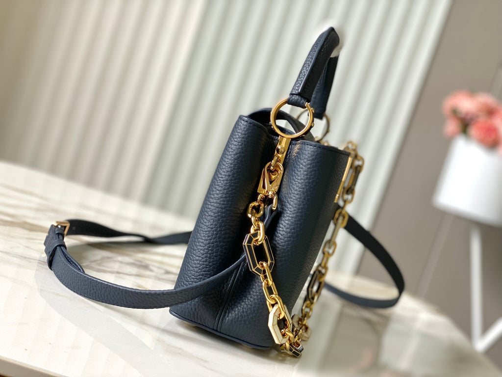 CAPUCINES BB 27CM DARK BLUE TAURILLON LEATHER