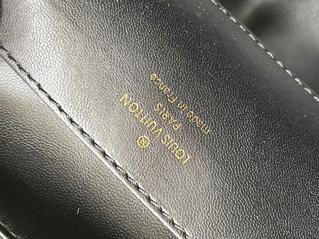 CAPUCINES GM 38CM BLACK TAURILLON LEATHER