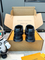 LV 26ss Classic Sneaker Black Monogram Mesh Calfskin 625423