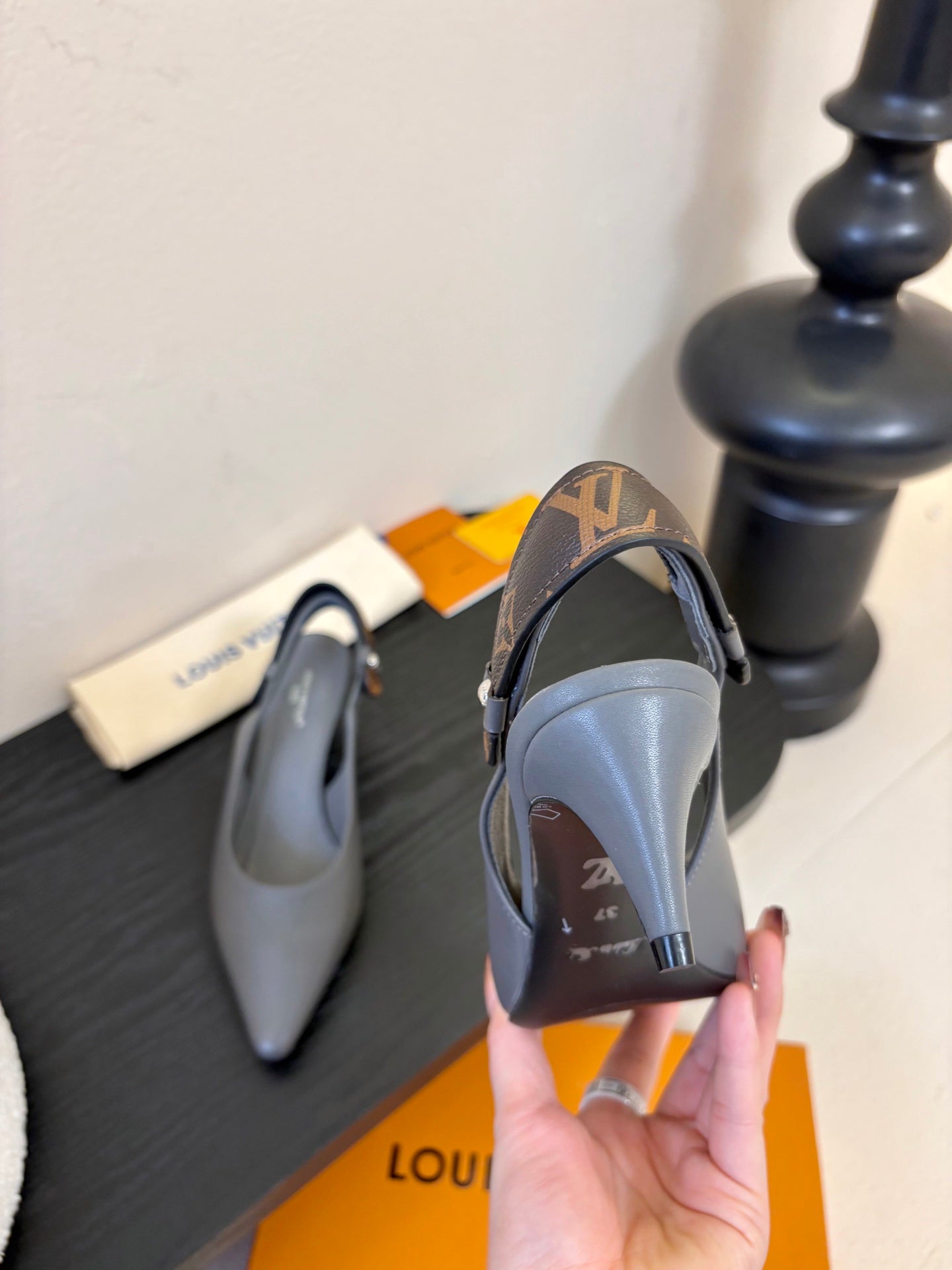 LV 26ss Legacy Slingback 45 Gray Sheepskin 627238