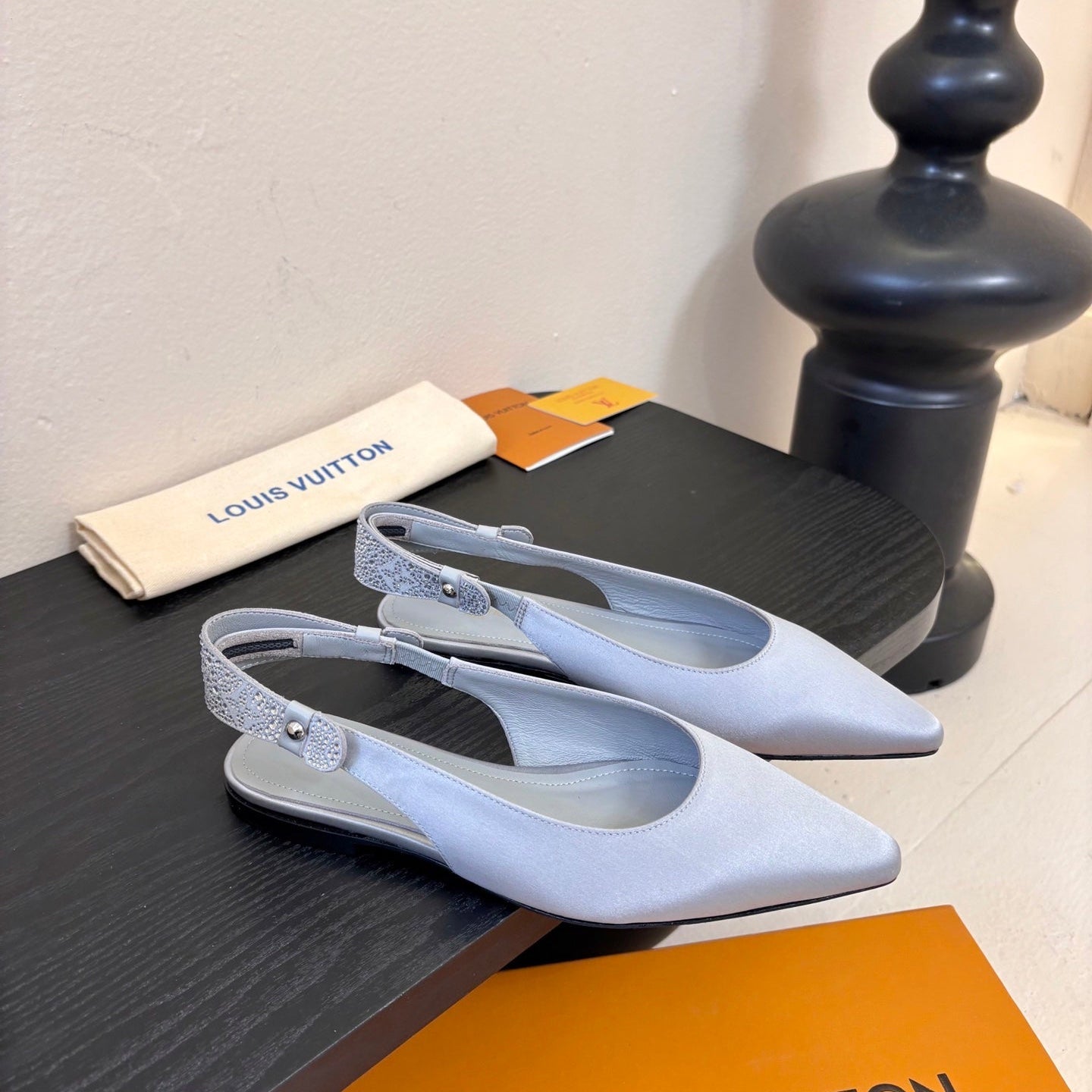 LV 26ss Legacy Slingback Flat Light Gray Silk 627248