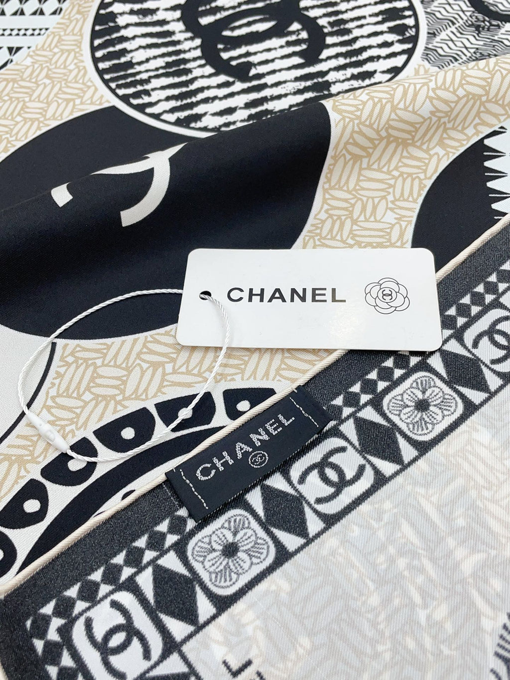 CC Square Scarf 90 CM In Beige Multi-Pattern Silk Twill 231847